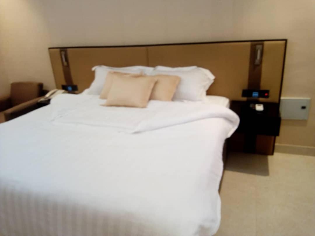 Axion Honors Hotel Owerri Luaran gambar